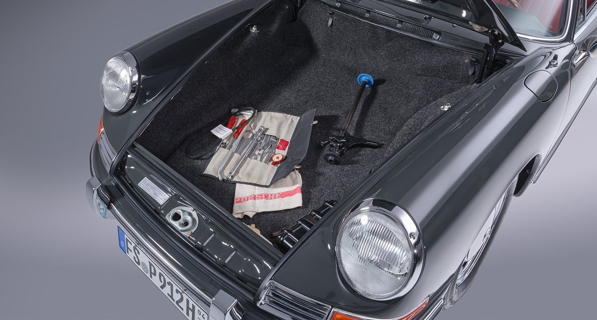 31947-1083732-car-20251029_192818-porsche_912_kofferaum_2