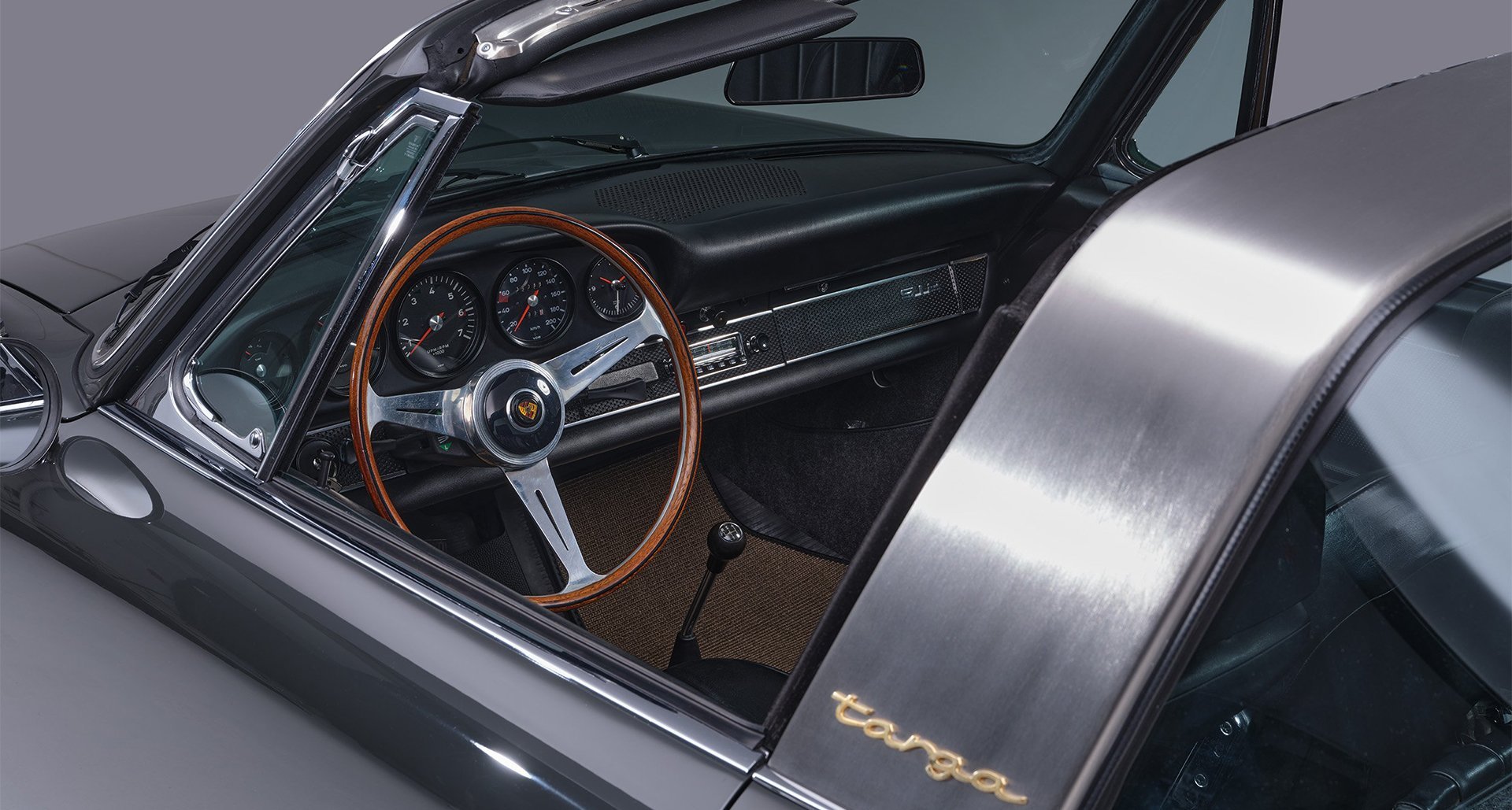 31947-1083841-car-20251030_223054-porsche_912_targa_cockpit_1